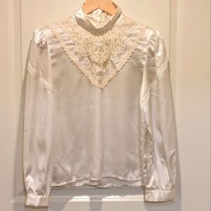 3/$30 80s Dae Suk M Beaded Lace Back Button Prairie Blouse